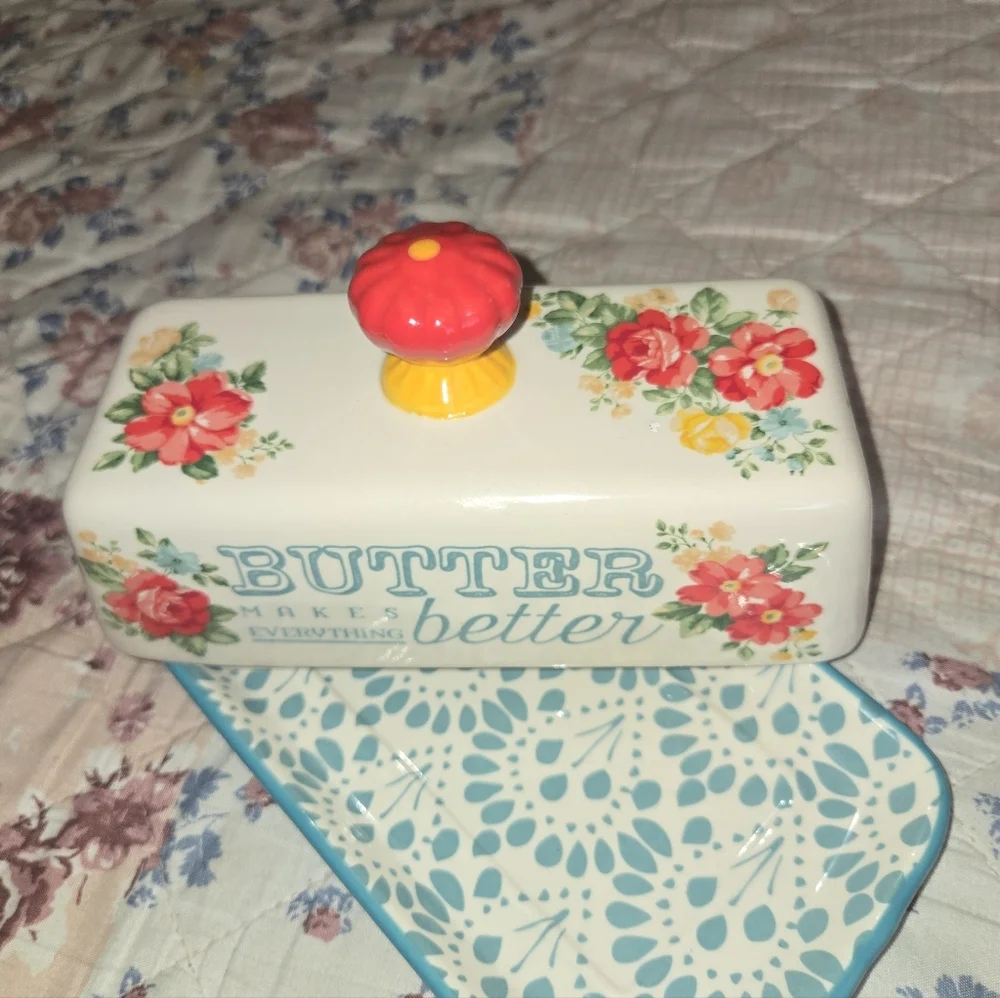 The Pioneer Woman Vintage Floral Butter Makes Everything Better Butter Dish